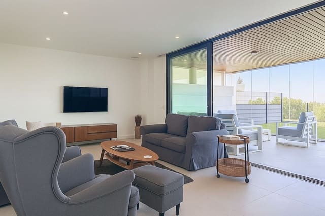 2 slaapkamer Appartement te koop in El Higuerón, Fuengirola met garage - € 575.000 (Ref: 9518235)