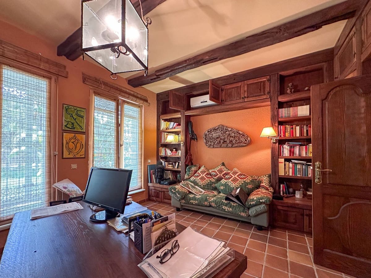 Chalet de 9 habitaciones en Cerro del Aguila en venta con piscina - 7.000.000 € (Ref: 9518236)