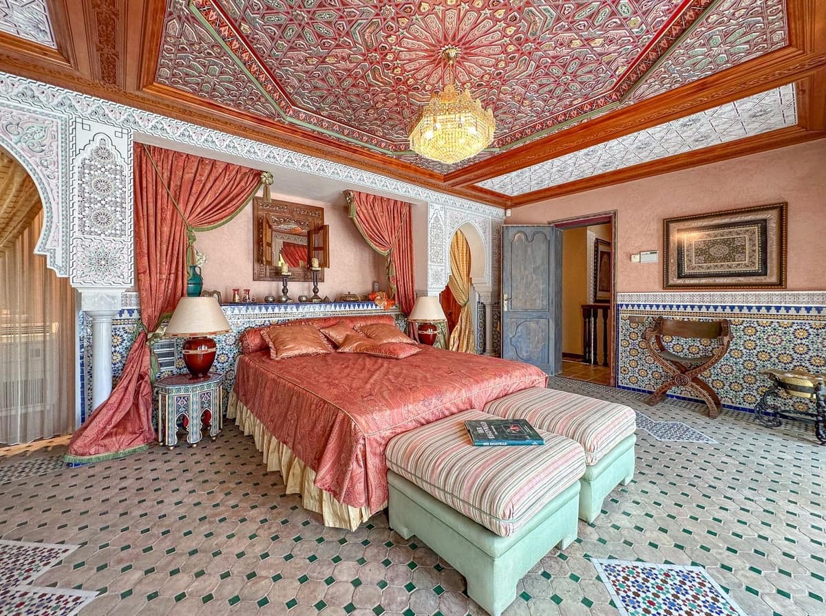 Chalet de 9 habitaciones en Cerro del Aguila en venta con piscina - 7.000.000 € (Ref: 9518236)