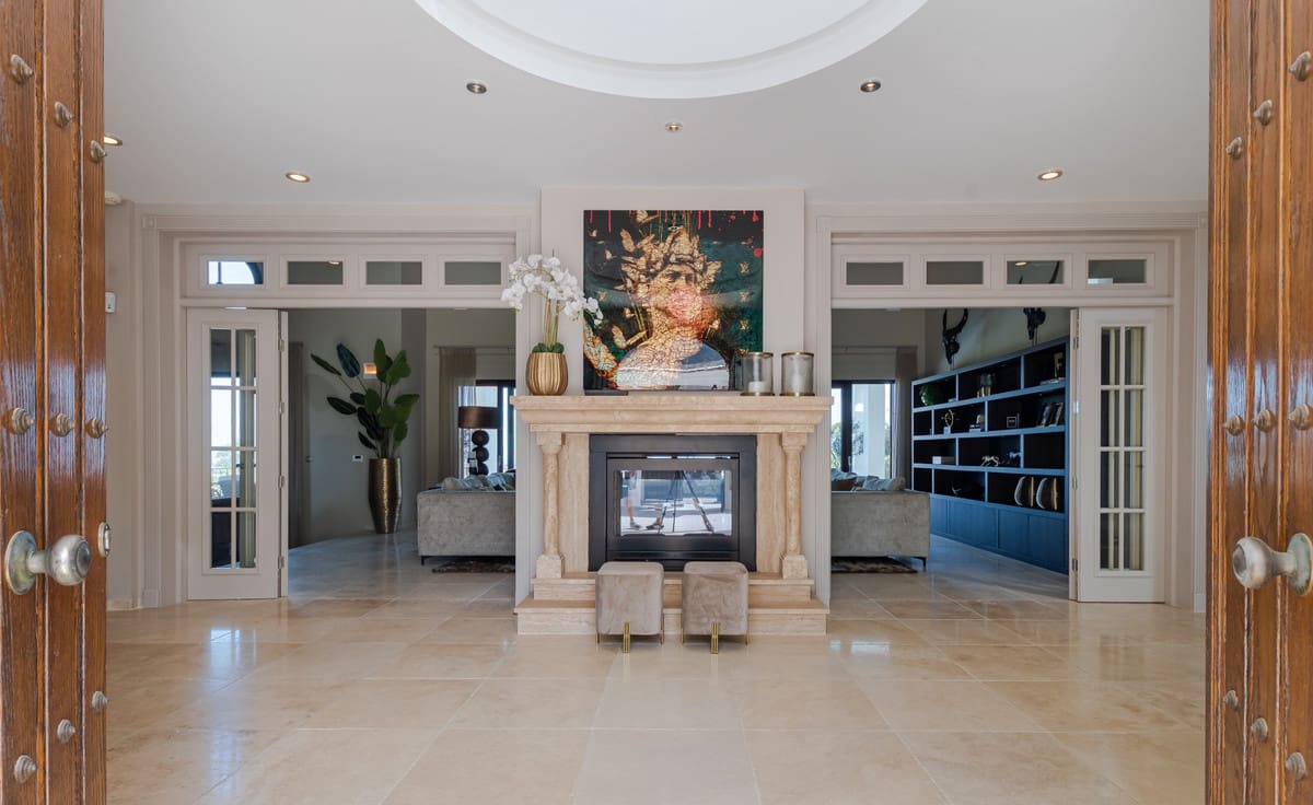 7 bedroom Villa for sale in Benahavis - € 8,350,000 (Ref: 9518244)