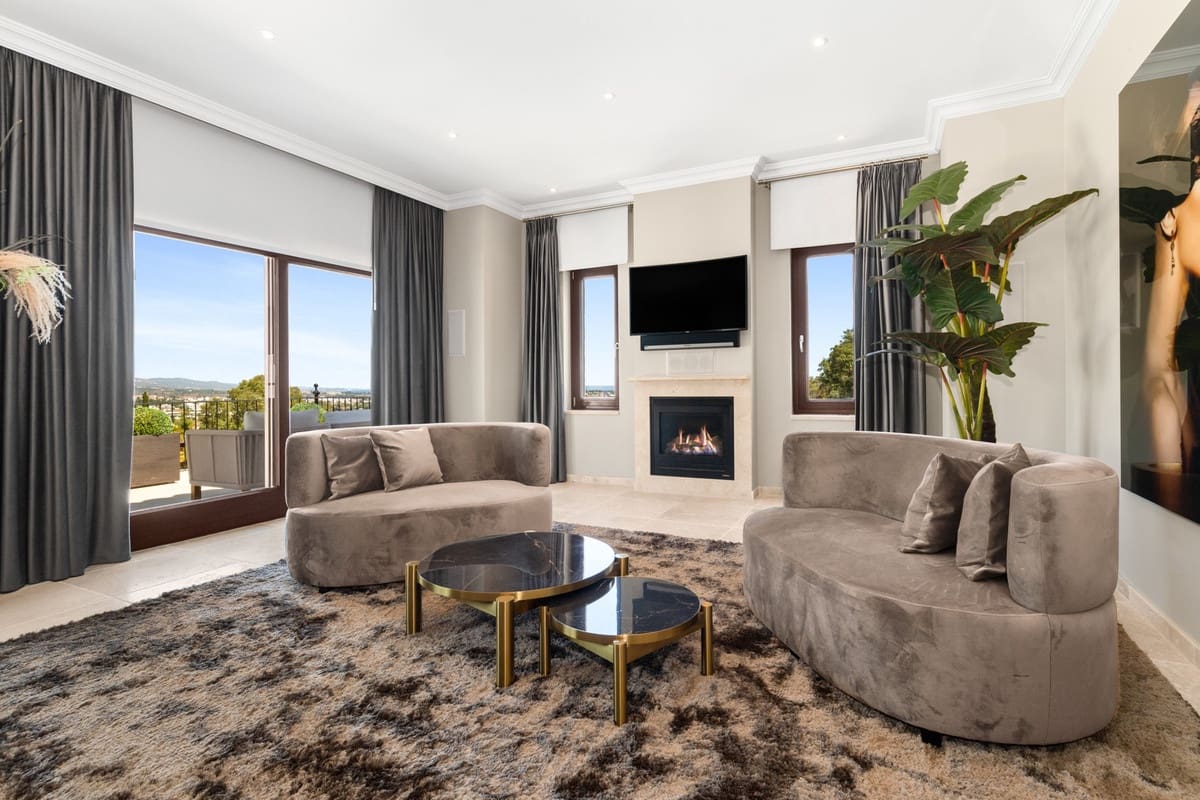 7 bedroom Villa for sale in Benahavis - € 8,350,000 (Ref: 9518244)