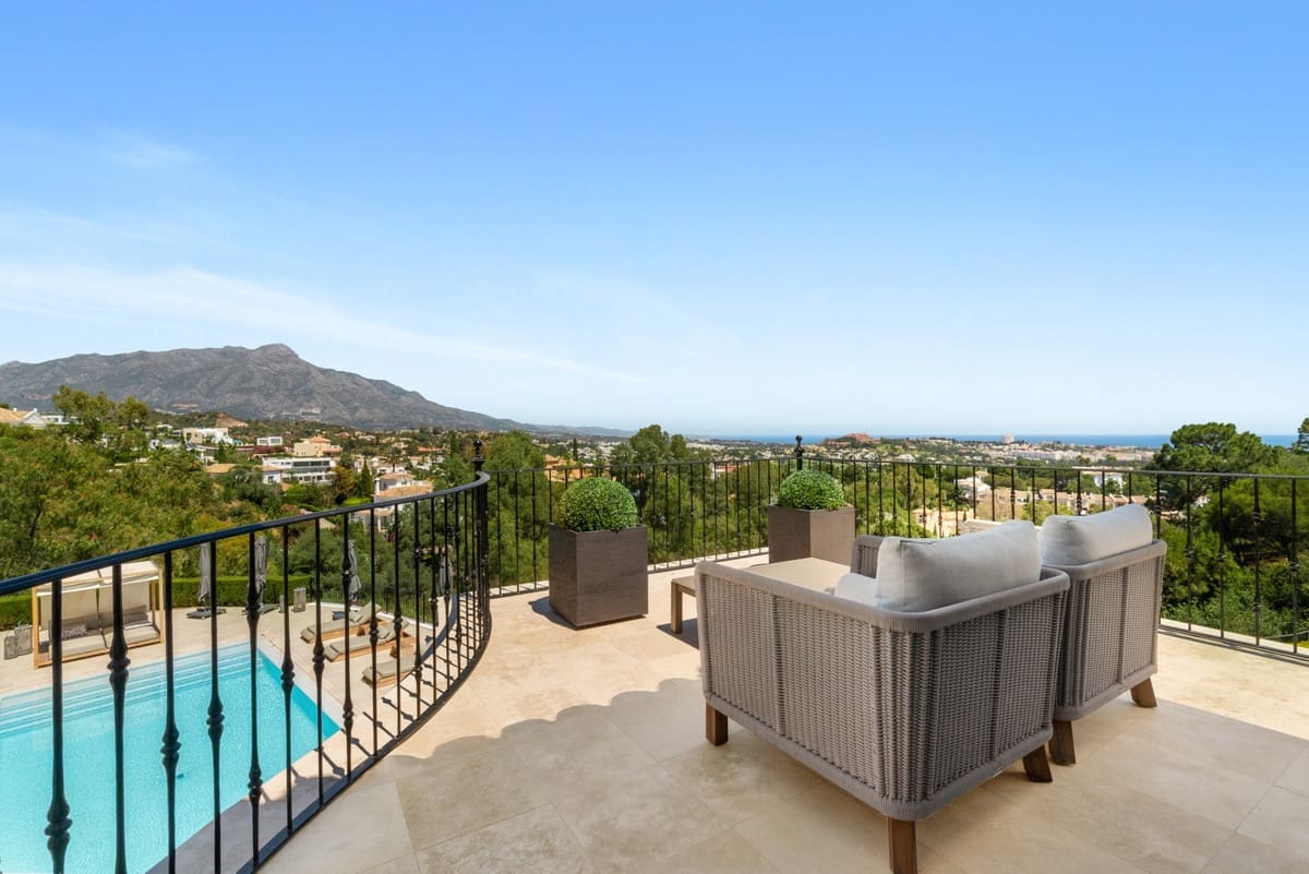 7 bedroom Villa for sale in Benahavis - € 8,350,000 (Ref: 9518244)
