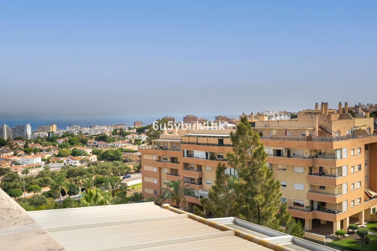 Ático de 4 habitaciones en Torremolinos en venta - 615.000 € (Ref: 9520521)