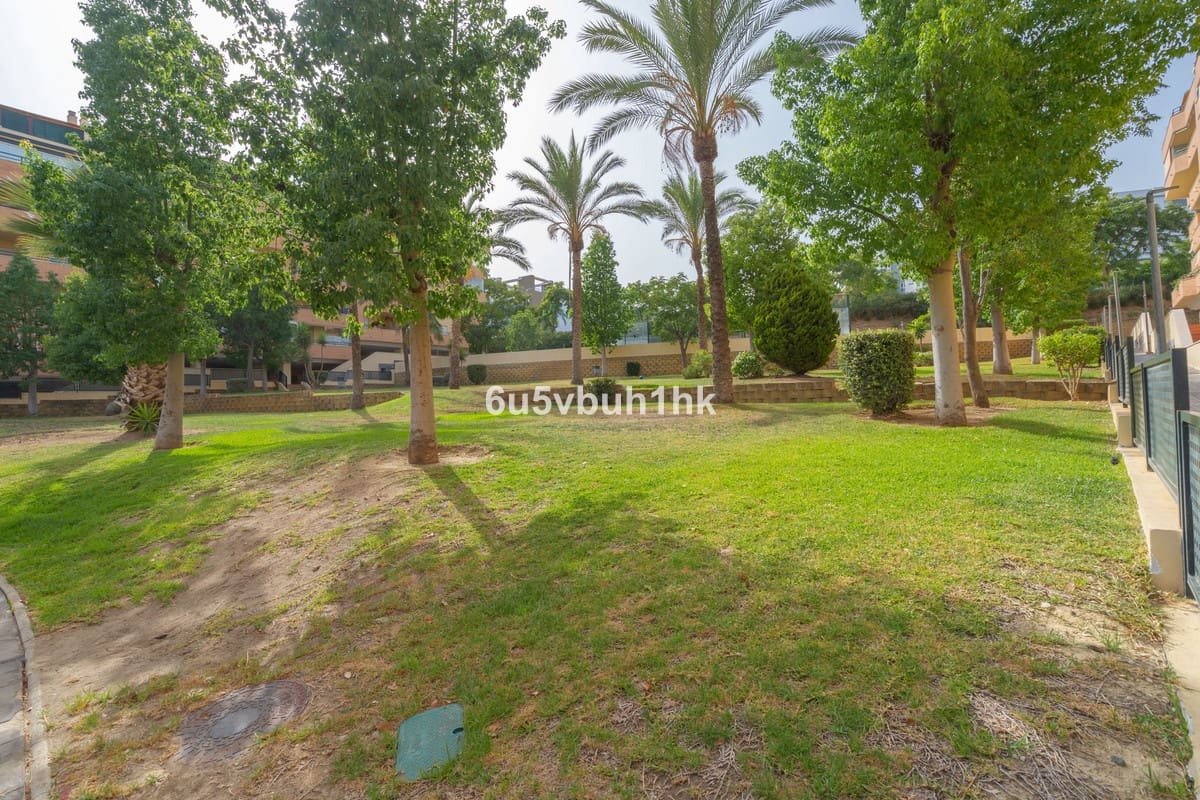 Ático de 4 habitaciones en Torremolinos en venta - 615.000 € (Ref: 9520521)