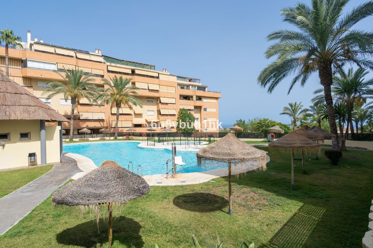 Ático de 4 habitaciones en Torremolinos en venta - 615.000 € (Ref: 9520521)