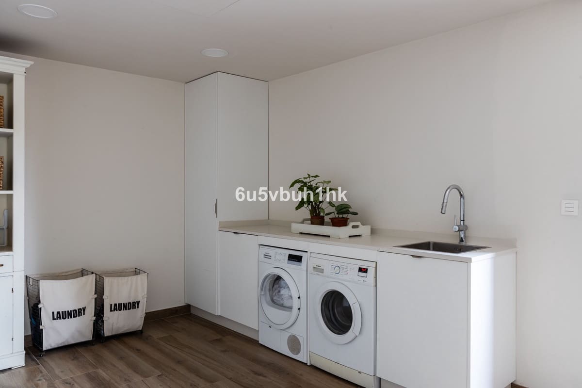 Chalet de 4 habitaciones en Puerto de la Torre en venta con piscina - 2.500.000 € (Ref: 9520523)