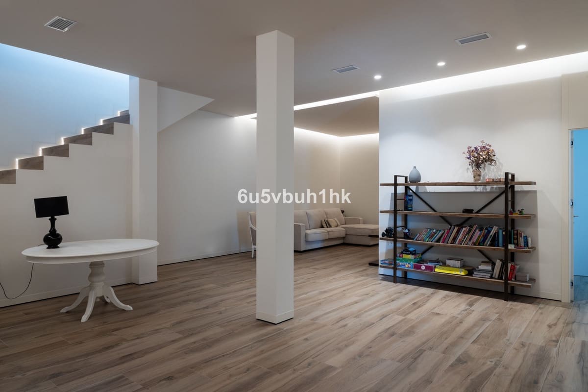 Chalet de 4 habitaciones en Puerto de la Torre en venta con piscina - 2.500.000 € (Ref: 9520523)