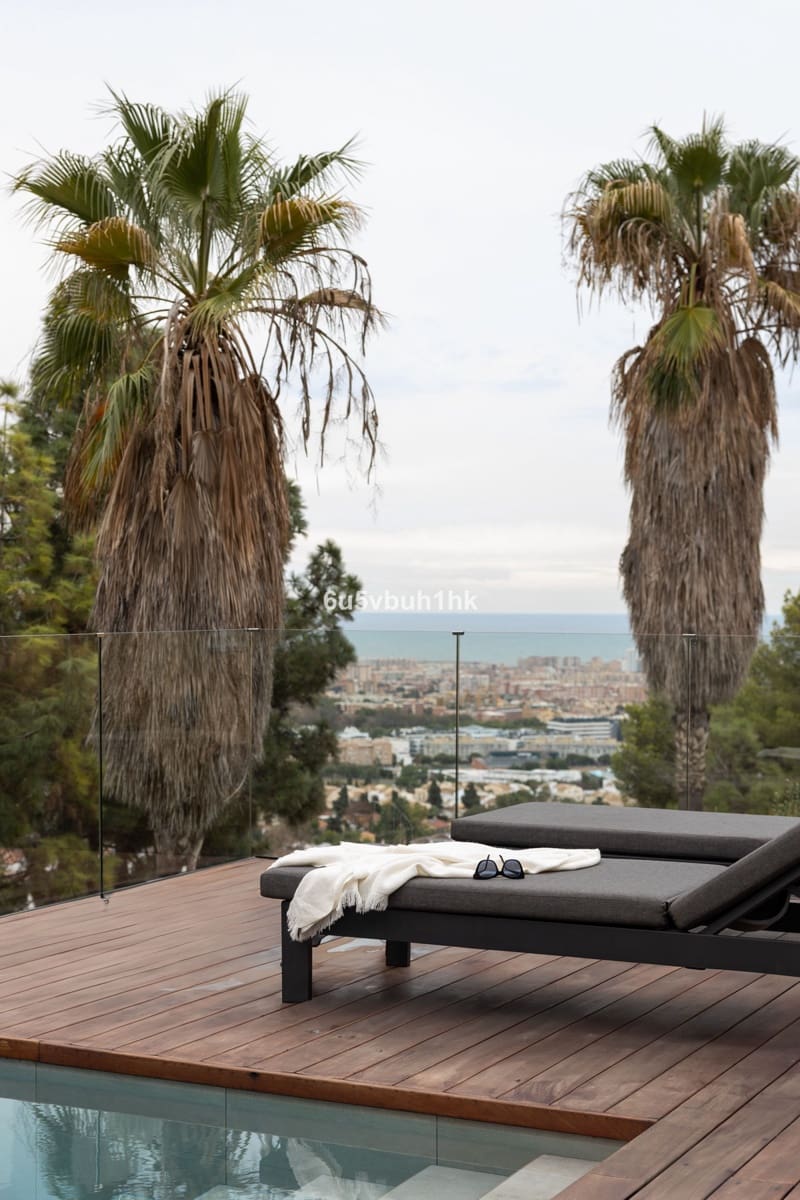 Chalet de 4 habitaciones en Puerto de la Torre en venta con piscina - 2.500.000 € (Ref: 9520523)