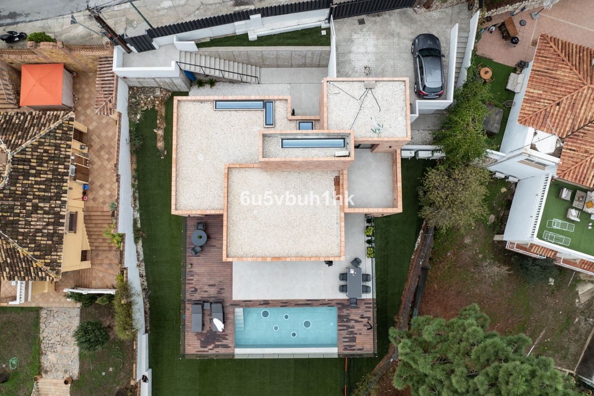 Chalet de 4 habitaciones en Puerto de la Torre en venta con piscina - 2.500.000 € (Ref: 9520523)