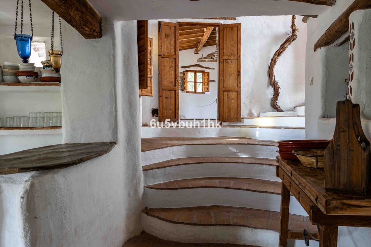 31 bedroom Townhouse for sale in Vinuela with pool - € 2,950,000 (Ref: 9520524)