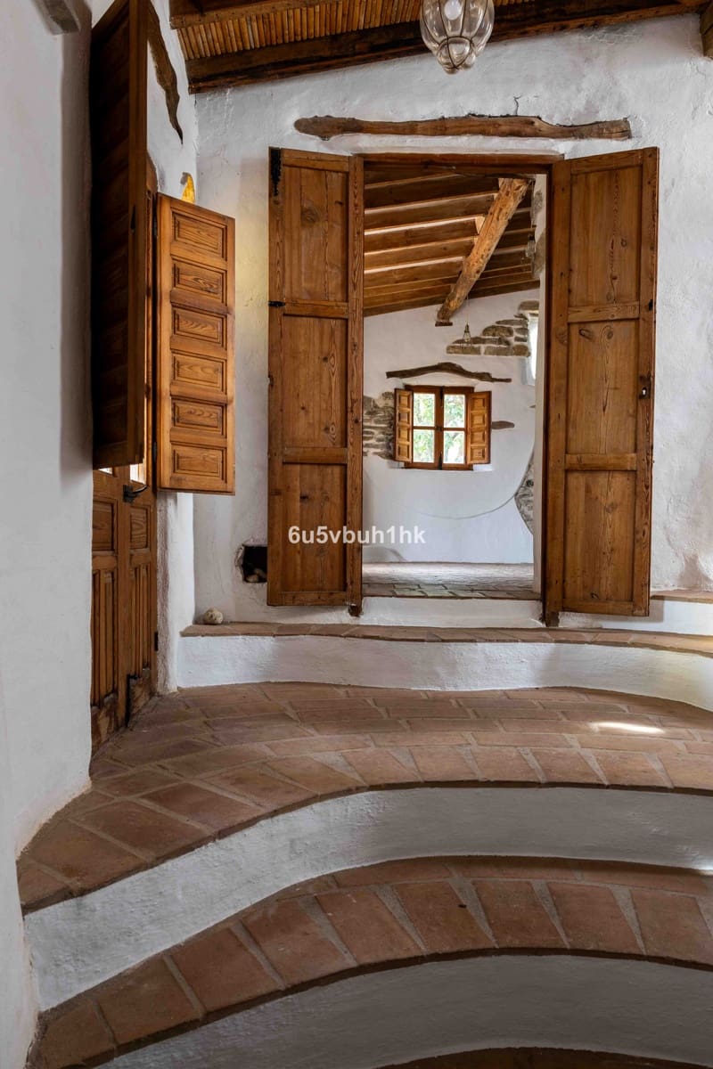 31 bedroom Townhouse for sale in Vinuela with pool - € 2,950,000 (Ref: 9520524)