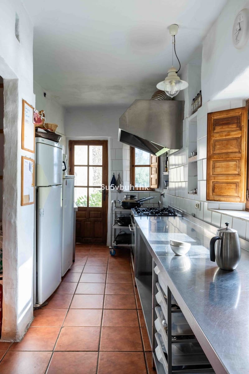 31 bedroom Townhouse for sale in Vinuela with pool - € 2,950,000 (Ref: 9520524)