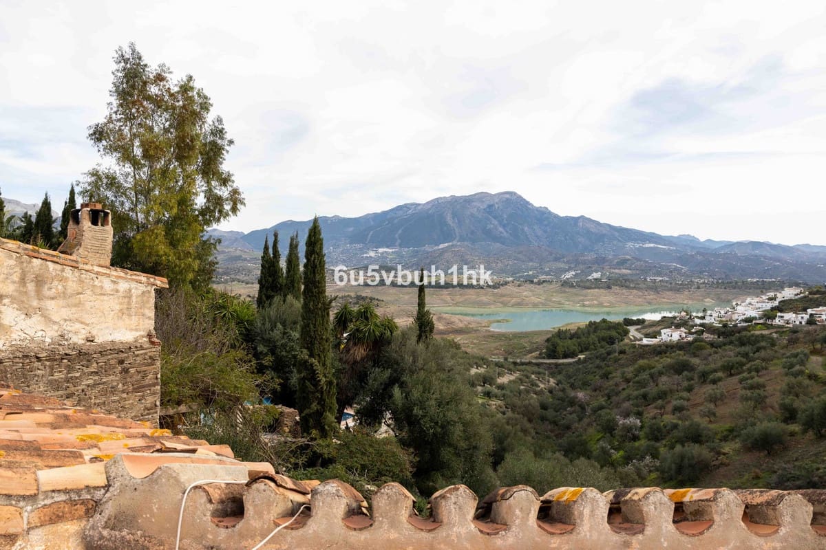 31 bedroom Townhouse for sale in Vinuela with pool - € 2,950,000 (Ref: 9520524)