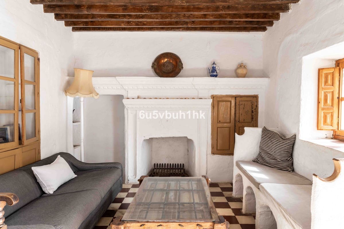 31 bedroom Townhouse for sale in Vinuela with pool - € 2,950,000 (Ref: 9520524)