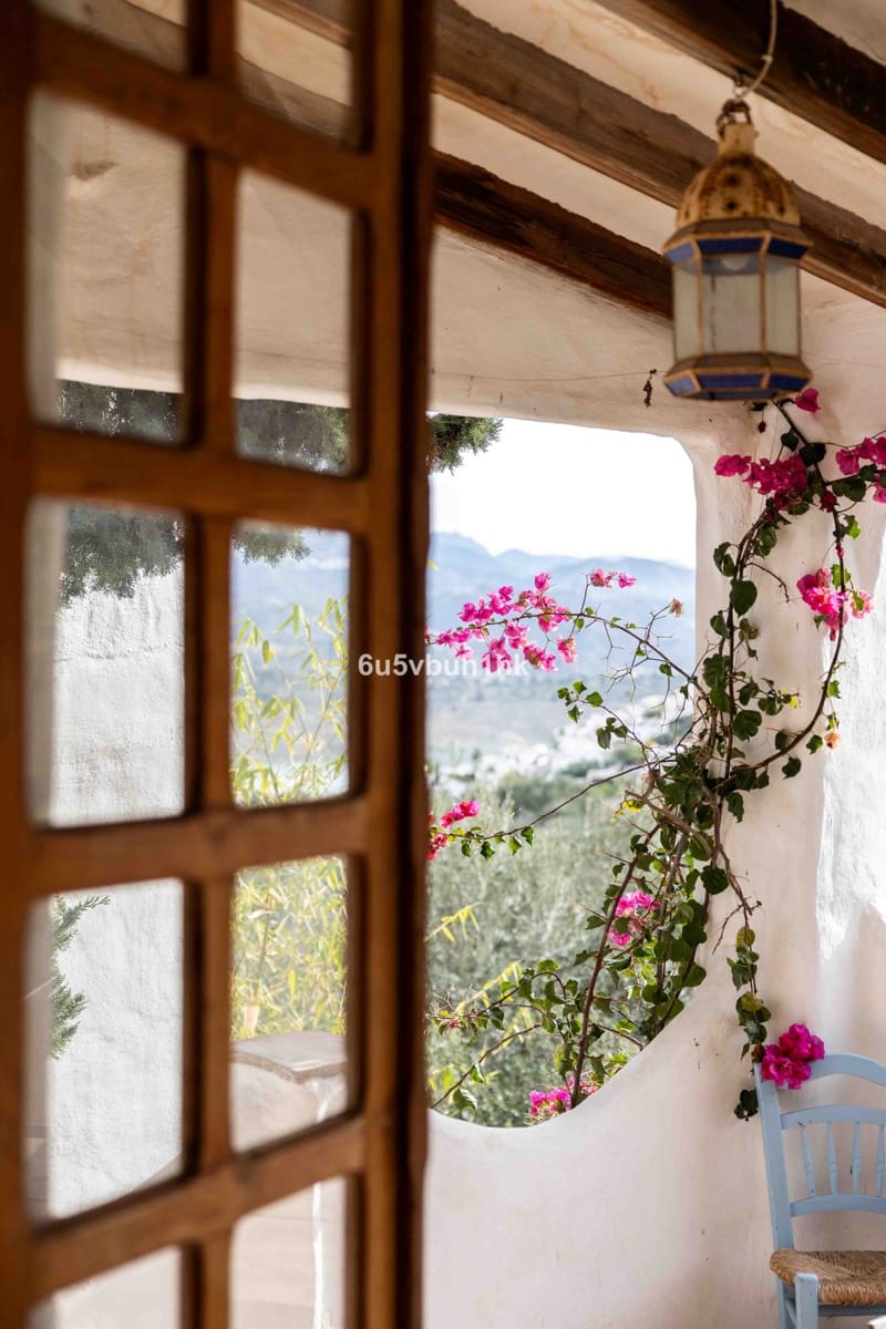 31 bedroom Townhouse for sale in Vinuela with pool - € 2,950,000 (Ref: 9520524)