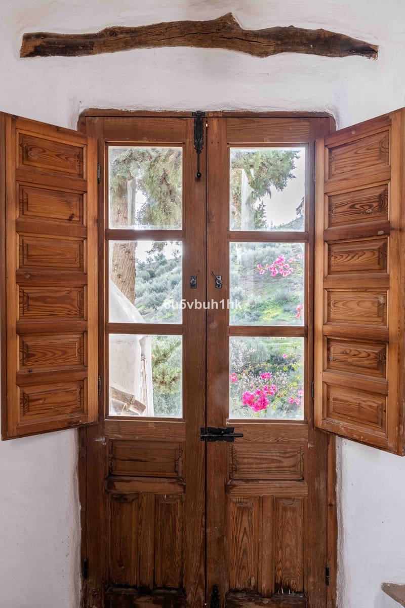 31 bedroom Townhouse for sale in Vinuela with pool - € 2,950,000 (Ref: 9520524)