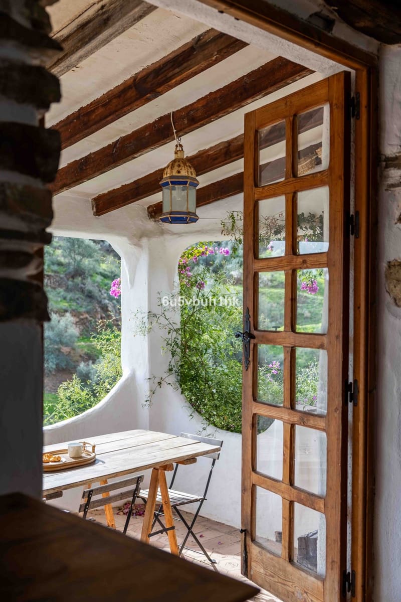 31 bedroom Townhouse for sale in Vinuela with pool - € 2,950,000 (Ref: 9520524)