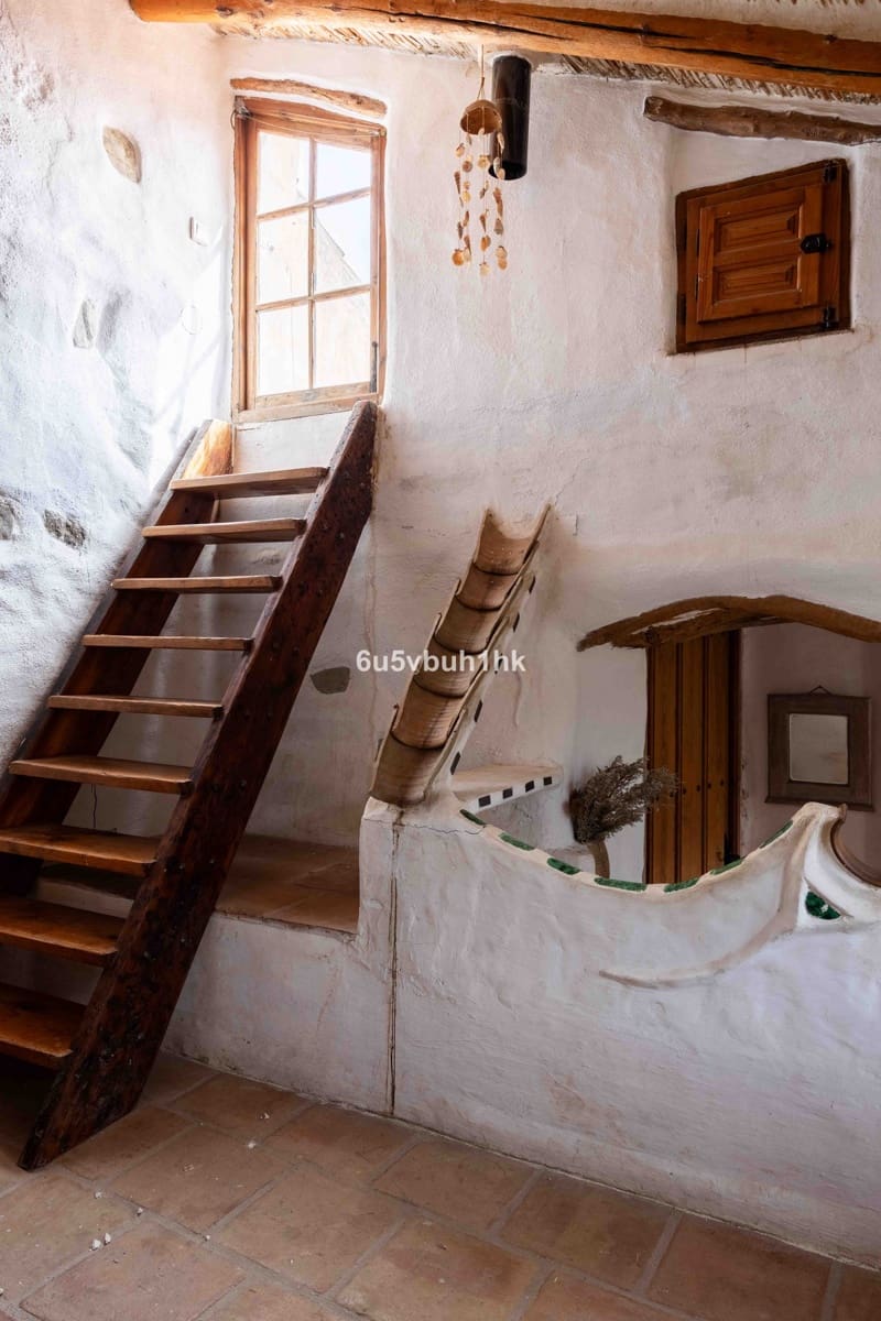 31 bedroom Townhouse for sale in Vinuela with pool - € 2,950,000 (Ref: 9520524)