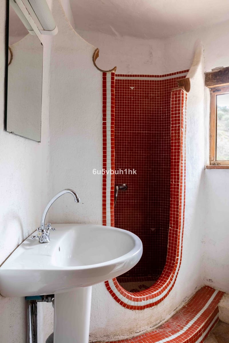 31 bedroom Townhouse for sale in Vinuela with pool - € 2,950,000 (Ref: 9520524)