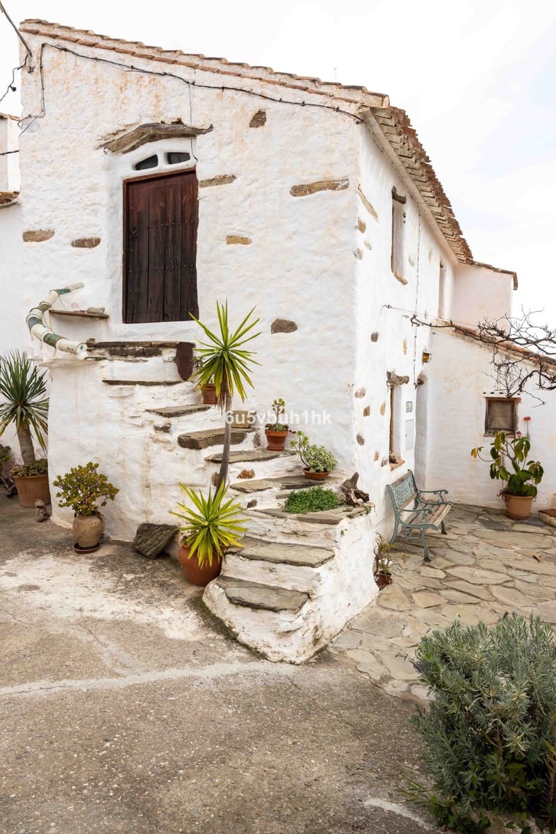 31 bedroom Townhouse for sale in Vinuela with pool - € 2,950,000 (Ref: 9520524)