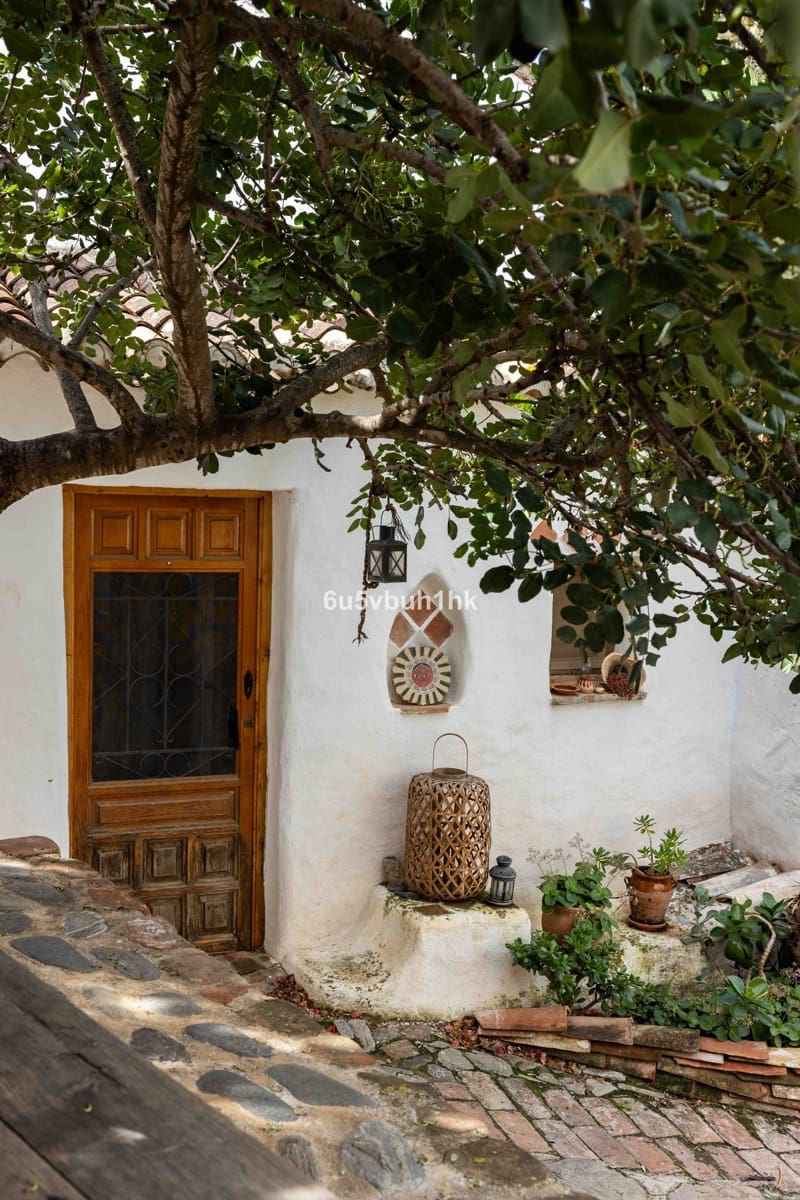 31 bedroom Townhouse for sale in Vinuela with pool - € 2,950,000 (Ref: 9520524)