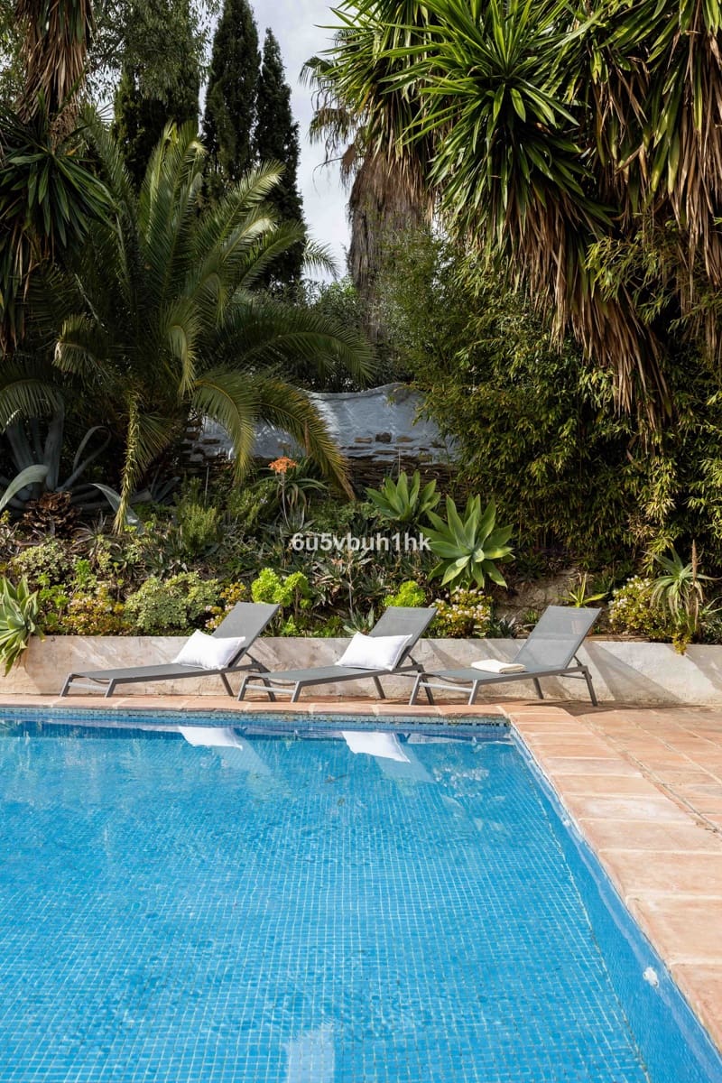 31 bedroom Townhouse for sale in Vinuela with pool - € 2,950,000 (Ref: 9520524)