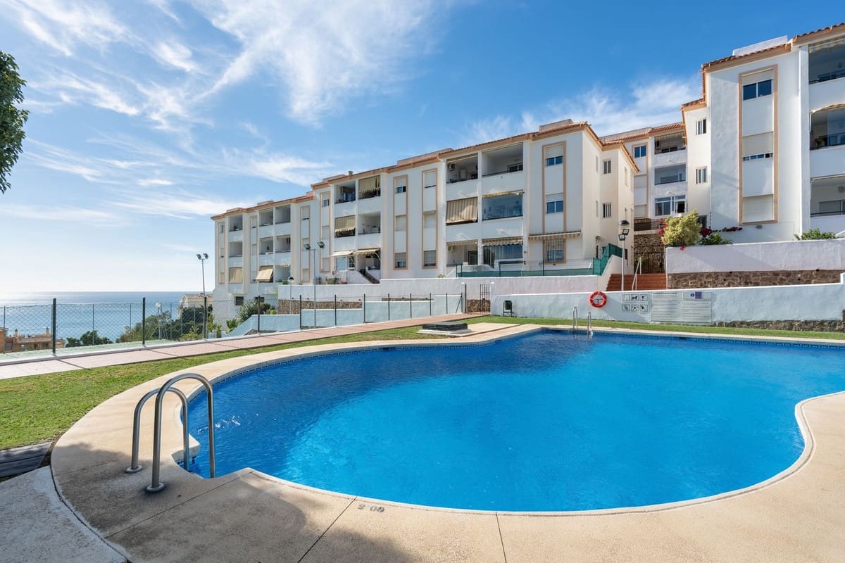 Apartamento de 2 habitaciones en Carvajal en venta - 359.000 € (Ref: 9520526)