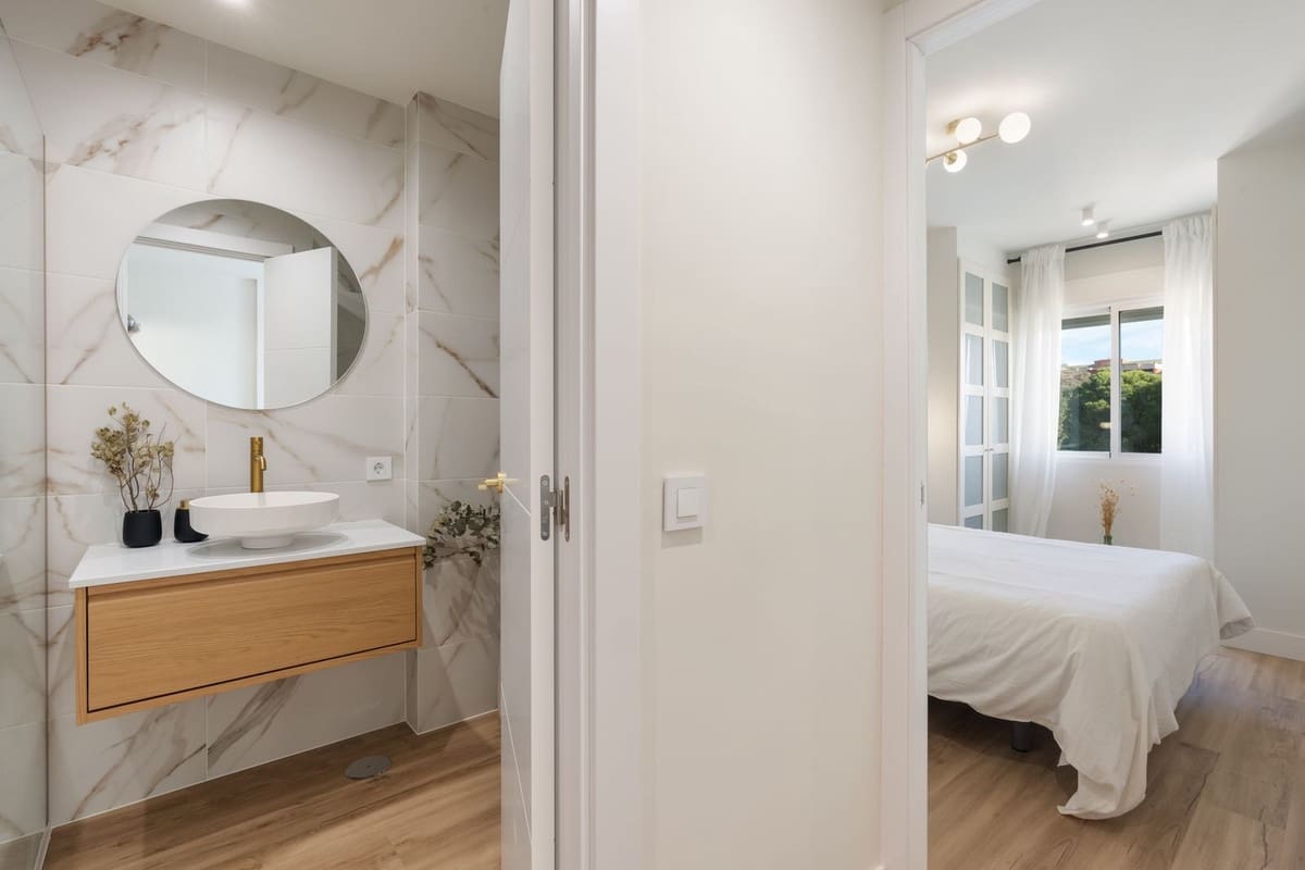 Apartamento de 2 habitaciones en Carvajal en venta - 359.000 € (Ref: 9520526)