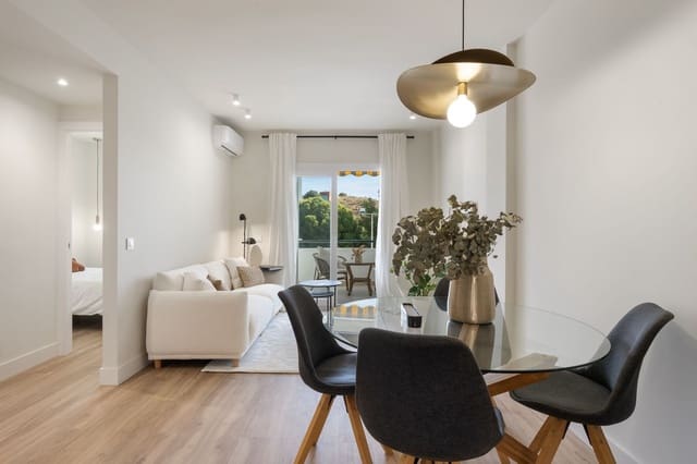 Apartamento de 2 habitaciones en Carvajal, Fuengirola en venta - 359.000 € (Ref: 9520526)