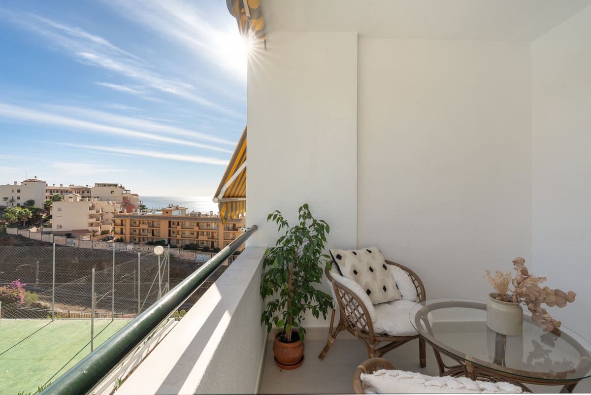 Apartamento de 2 habitaciones en Carvajal en venta - 359.000 € (Ref: 9520526)