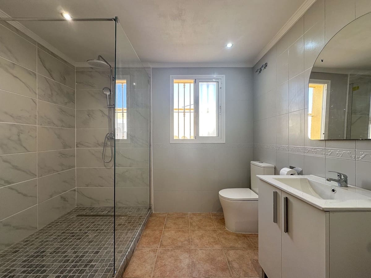 Chalet de 4 habitaciones en Mijas en venta con piscina - 575.000 € (Ref: 9525884)