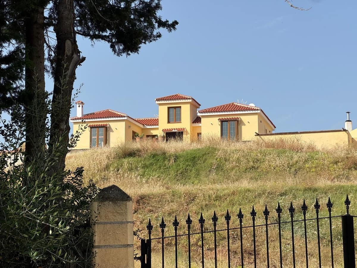 Chalet de 4 habitaciones en Mijas en venta con piscina - 575.000 € (Ref: 9525884)