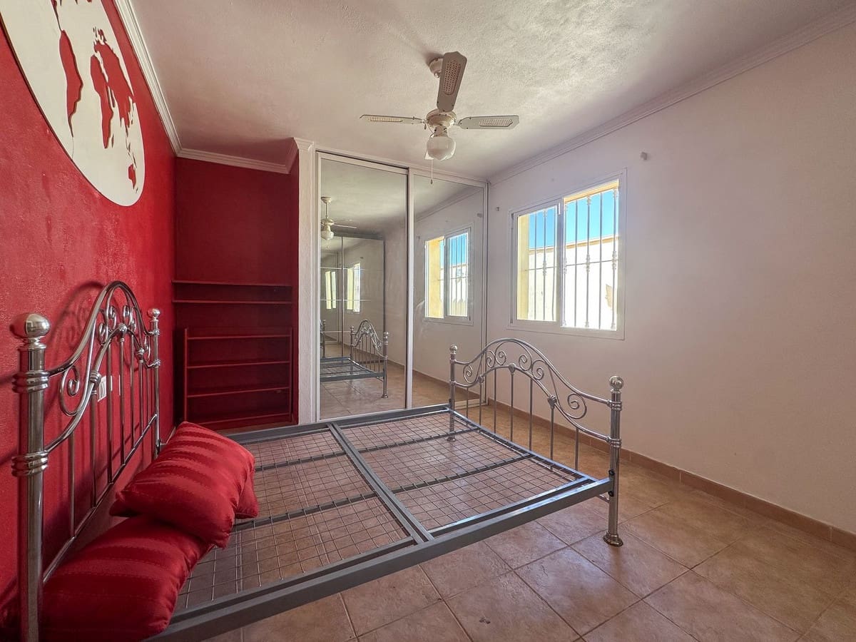 Chalet de 4 habitaciones en Mijas en venta con piscina - 575.000 € (Ref: 9525884)