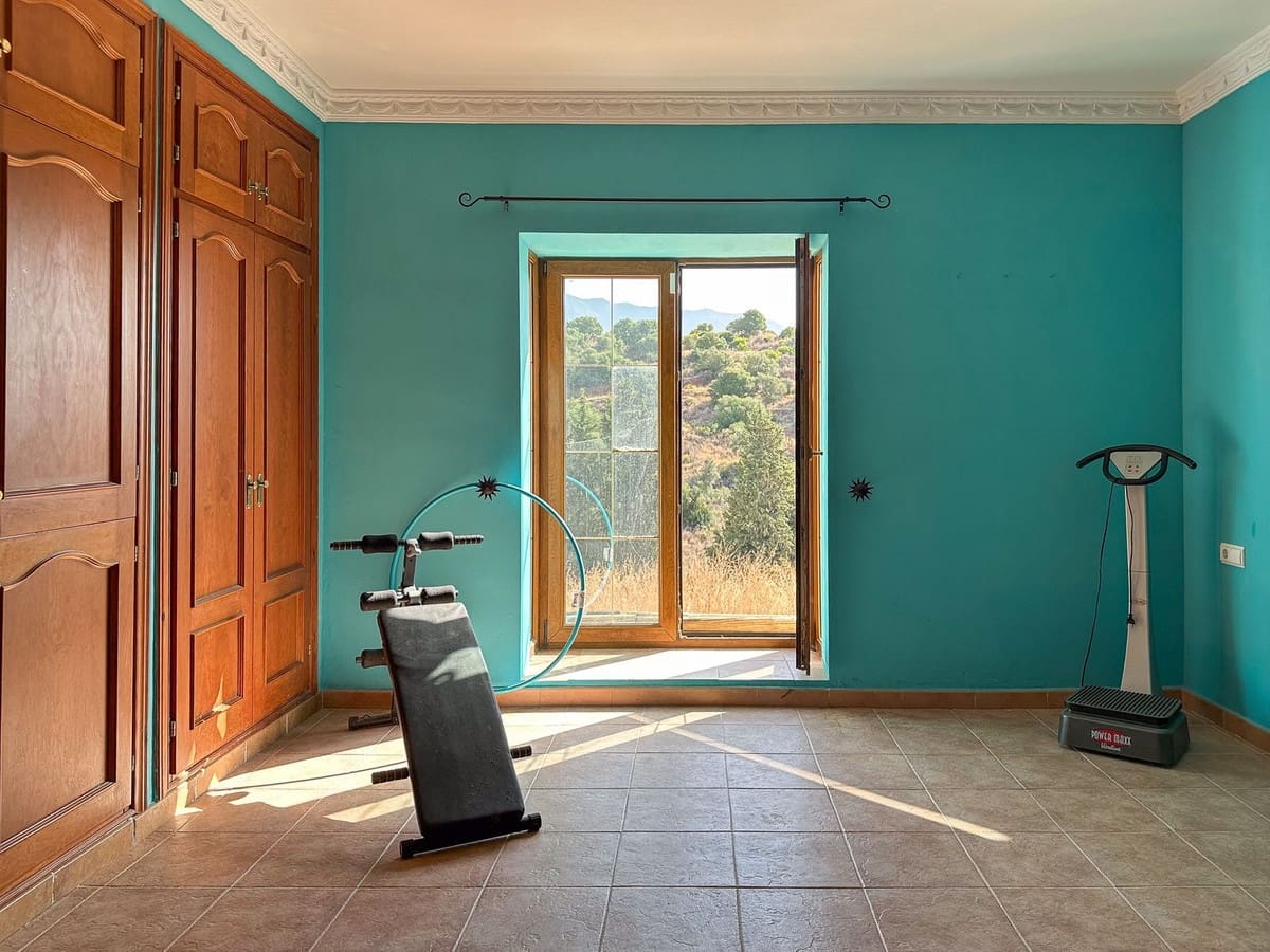 Chalet de 4 habitaciones en Mijas en venta con piscina - 575.000 € (Ref: 9525884)