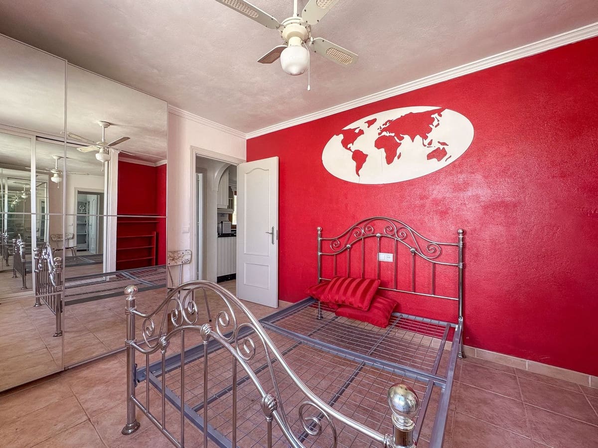 Chalet de 4 habitaciones en Mijas en venta con piscina - 575.000 € (Ref: 9525884)