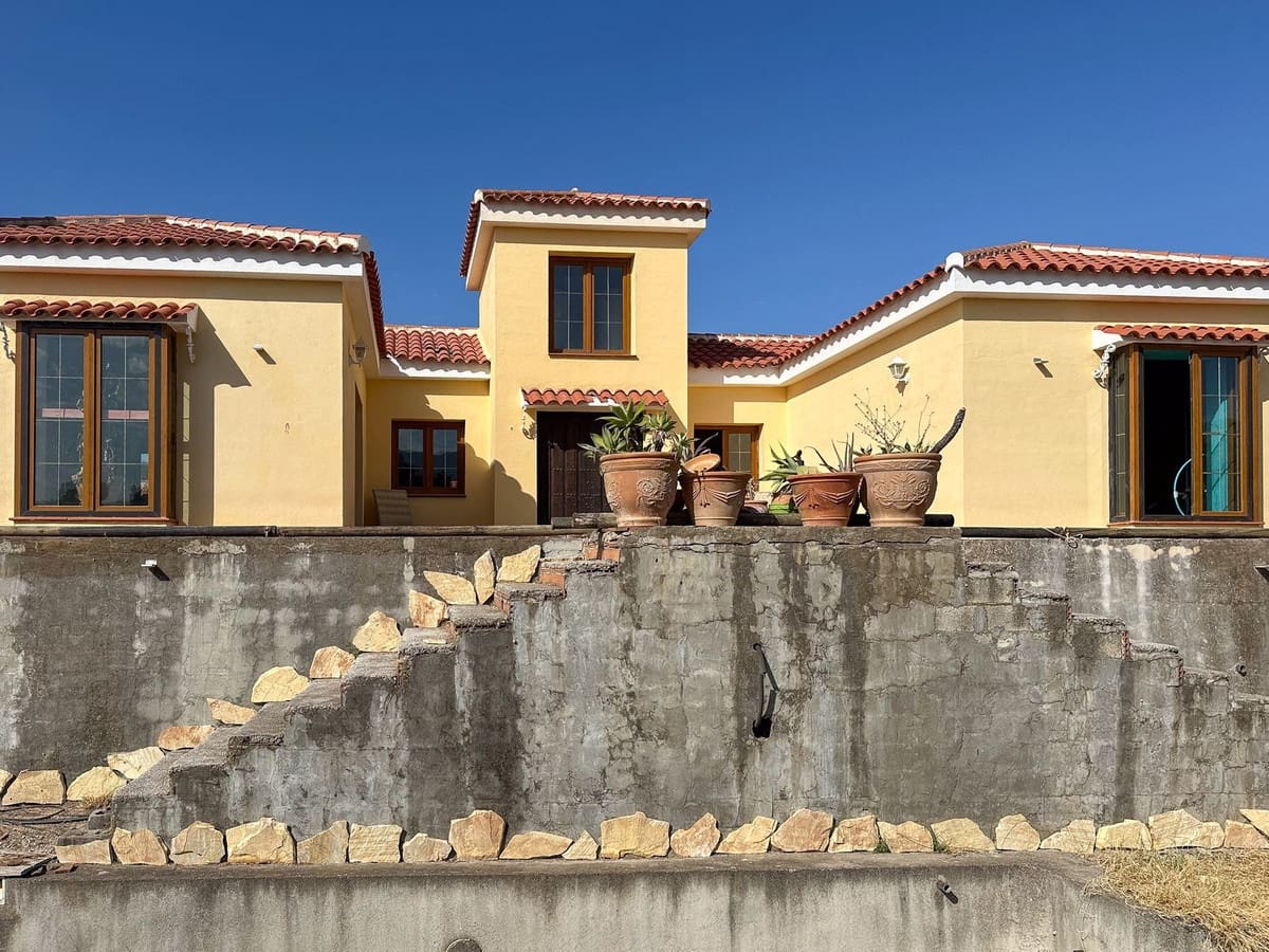 Chalet de 4 habitaciones en Mijas en venta con piscina - 575.000 € (Ref: 9525884)