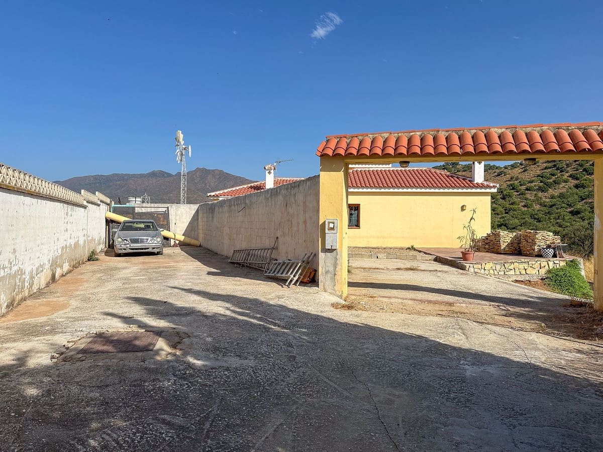 Chalet de 4 habitaciones en Mijas en venta con piscina - 575.000 € (Ref: 9525884)