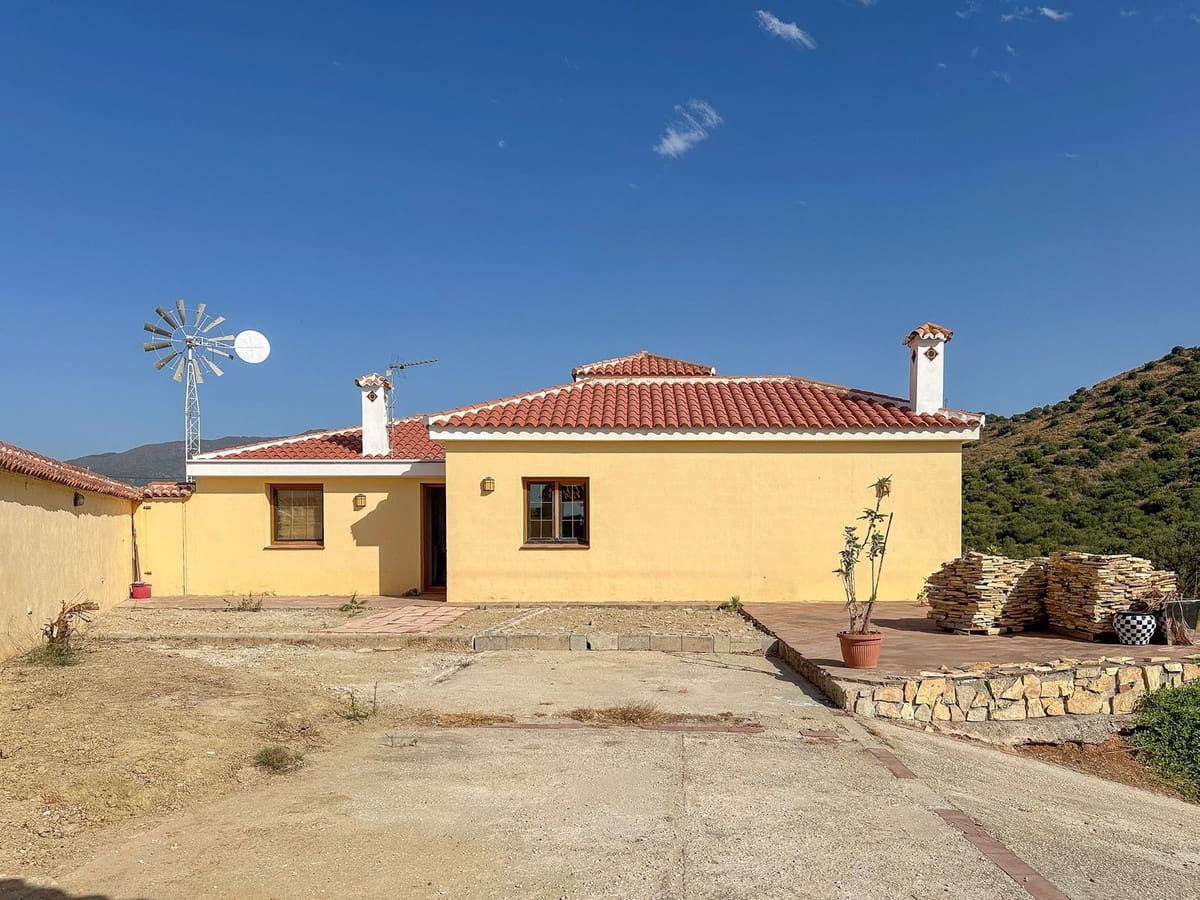 Chalet de 4 habitaciones en Mijas en venta con piscina - 575.000 € (Ref: 9525884)