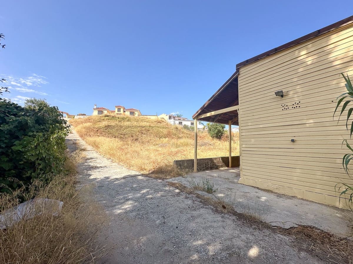 Chalet de 4 habitaciones en Mijas en venta con piscina - 575.000 € (Ref: 9525884)