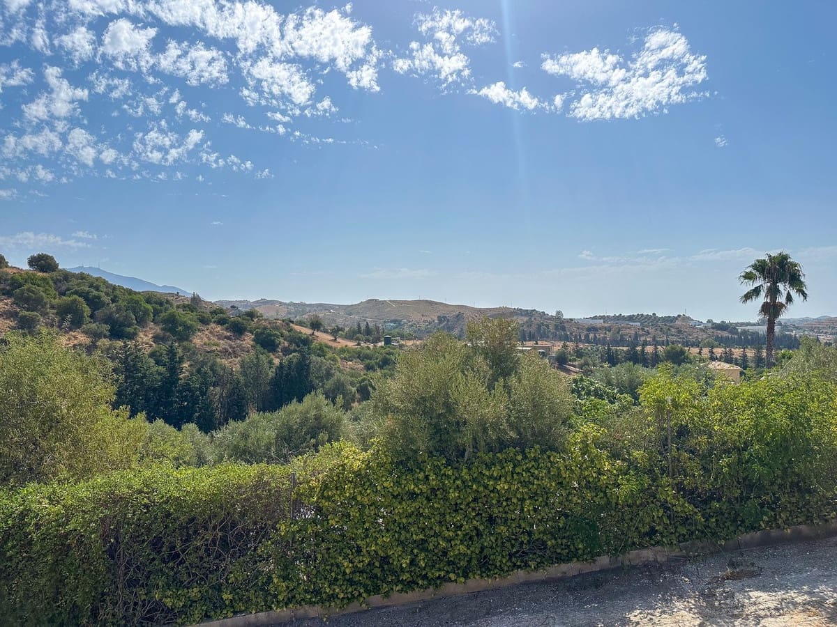 Chalet de 4 habitaciones en Mijas en venta con piscina - 575.000 € (Ref: 9525884)