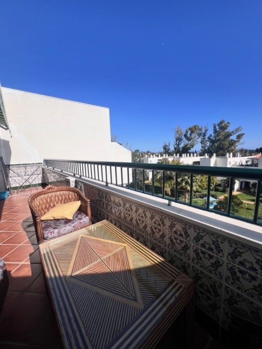 2 soverom Penthouse til salgs i San Pedro de Alcantara - € 420 000 (Ref: 9525885)
