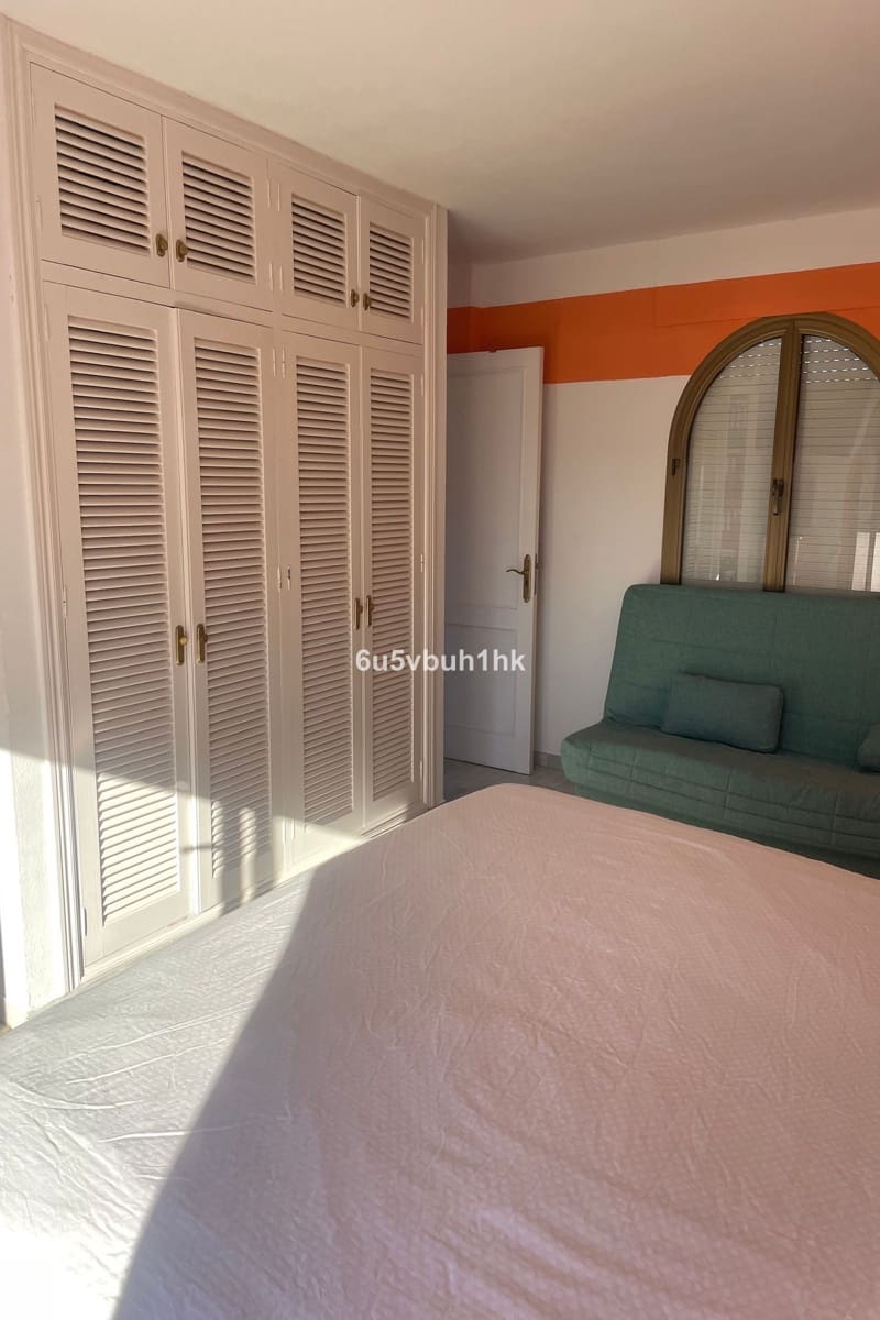 4 quarto Casa em Banda para venda em Estepona - 580 000 € (Ref: 9529140)