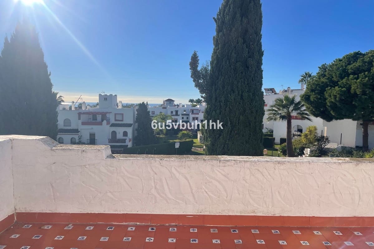4 quarto Casa em Banda para venda em Estepona - 580 000 € (Ref: 9529140)