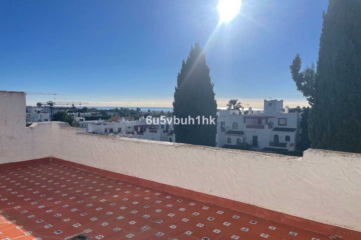 4 quarto Casa em Banda para venda em Estepona - 580 000 € (Ref: 9529140)