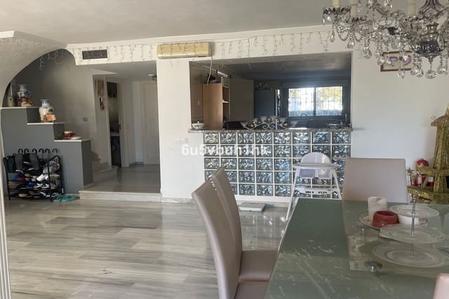 4 quarto Casa em Banda para venda em Parque Central, Estepona - 580 000 € (Ref: 9529140)