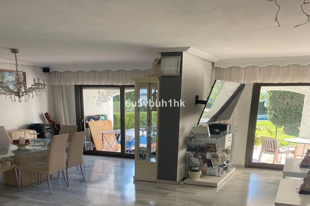 4 quarto Casa em Banda para venda em Parque Central, Estepona - 580 000 € (Ref: 9529140)