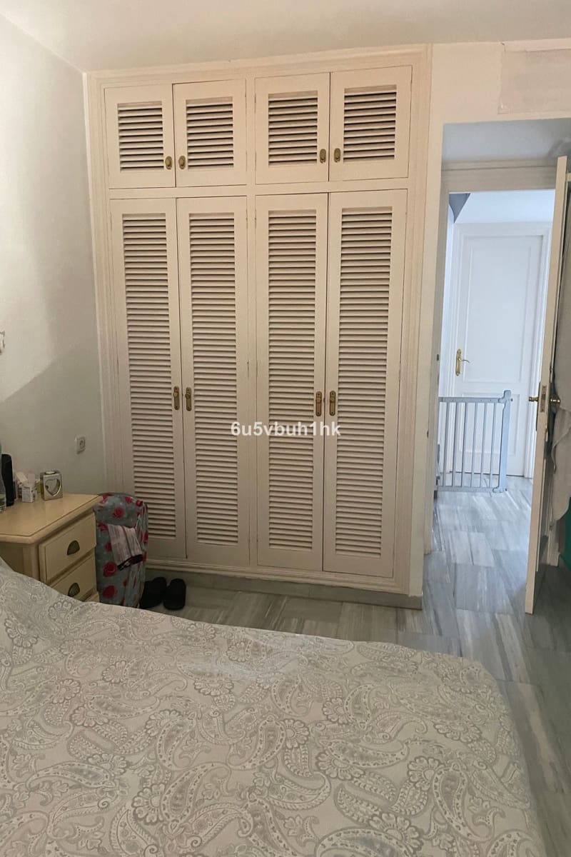 4 quarto Casa em Banda para venda em Estepona - 580 000 € (Ref: 9529140)