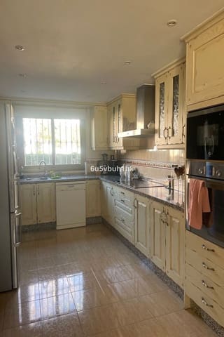 4 quarto Casa em Banda para venda em Parque Central, Estepona - 580 000 € (Ref: 9529140)