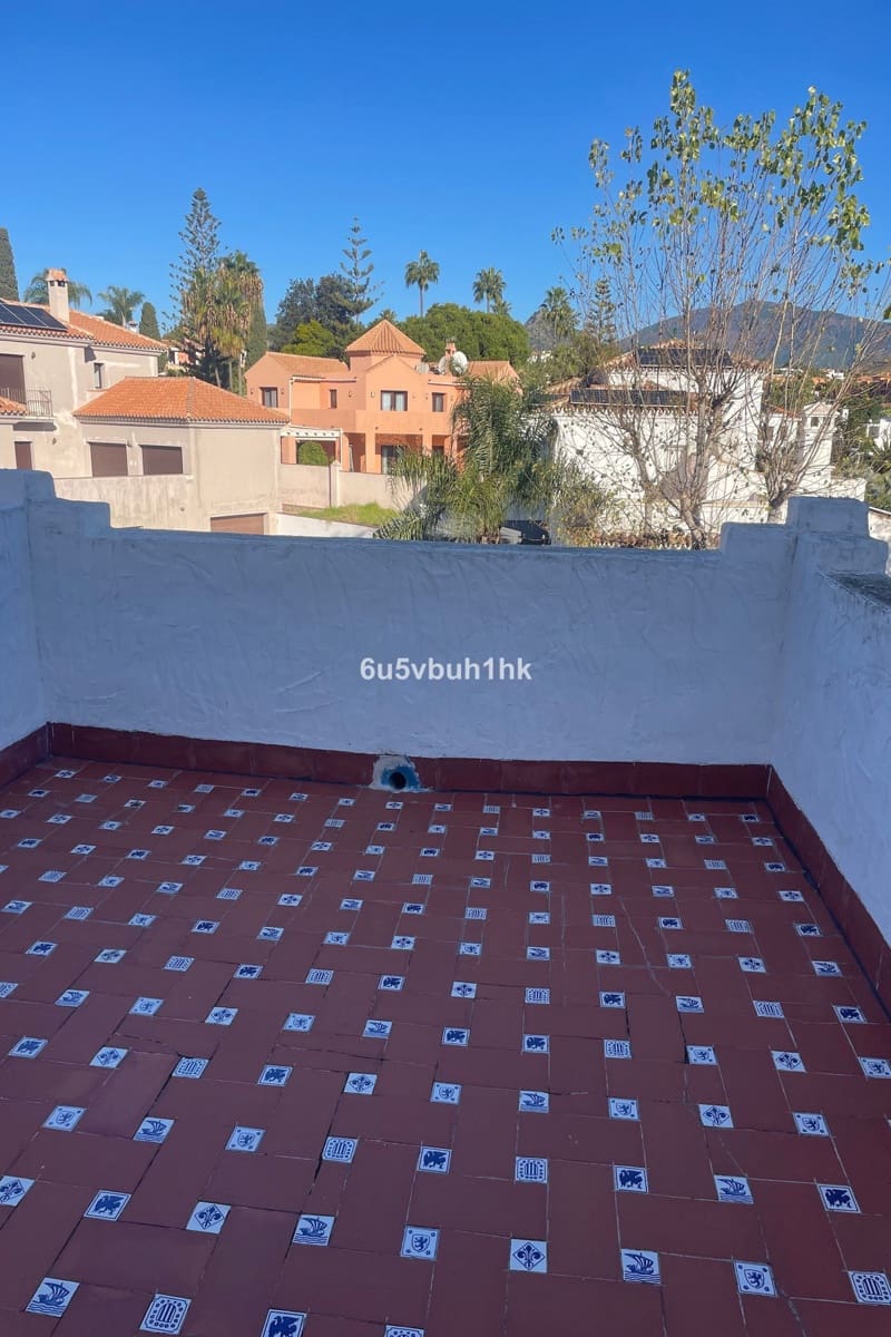 4 quarto Casa em Banda para venda em Estepona - 580 000 € (Ref: 9529140)