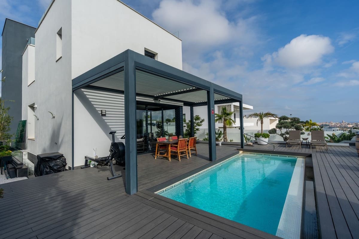 3 bedroom Villa for sale in Cerro del Aguila with pool - € 1,250,000 (Ref: 9529141)